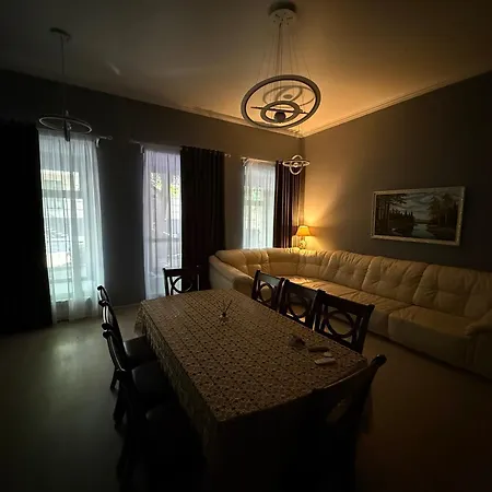 House 7 Apartment *