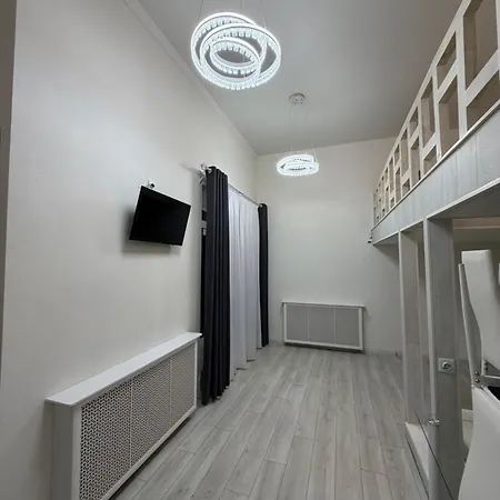 House 7 *