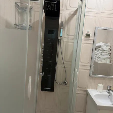 House 7 * Odessa