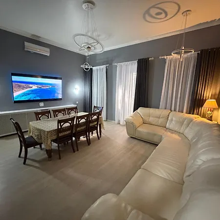 House 7 Apartment