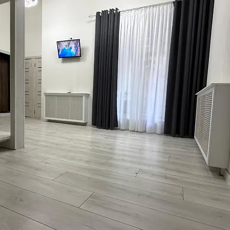 Apartment House 7