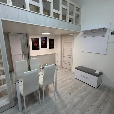 House 7 *